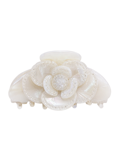 Ivora claw clip in plant-based acetate by Pearls Studios